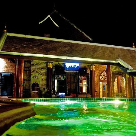 Chateau Orientale Resort ルアンパバーン エクステリア 写真